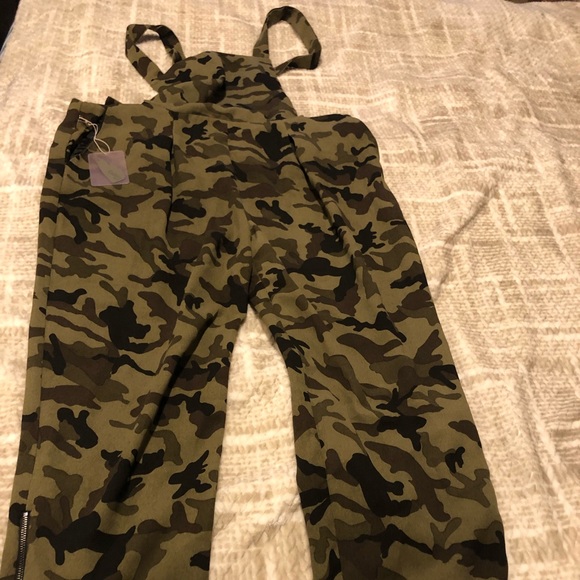 Forever 21 overalls - Picture 1 of 4